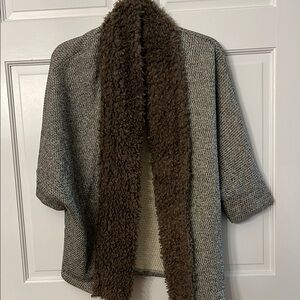 Cozy Gray Knit Cardigan with Brown Faux Fur Trim